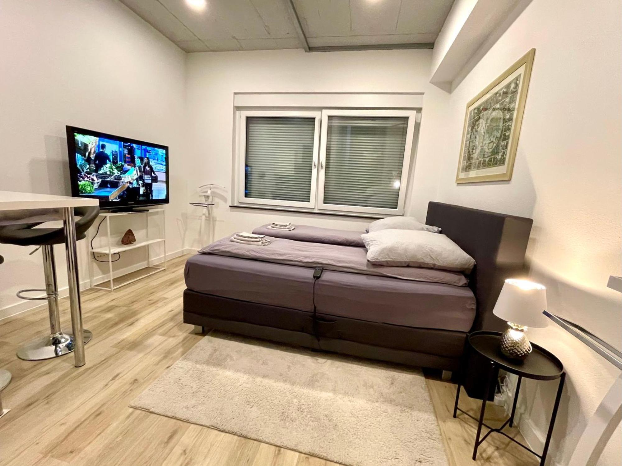 Neu Wunderschoenenes Weisses Apartament Am Schloessle Zentrum Goldstadt Pforzheim Kültér fotó