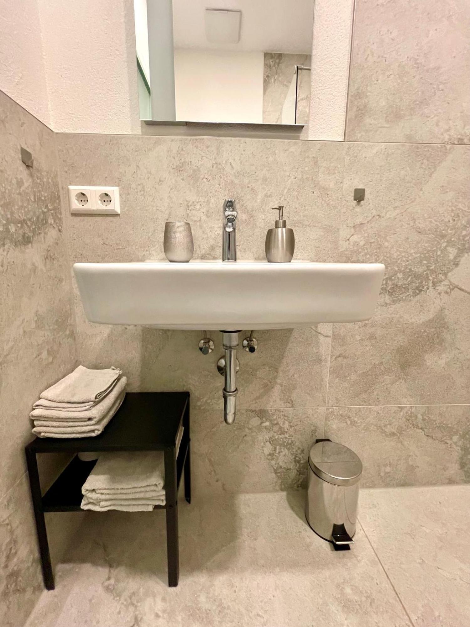 Neu Wunderschoenenes Weisses Apartament Am Schloessle Zentrum Goldstadt Pforzheim Kültér fotó
