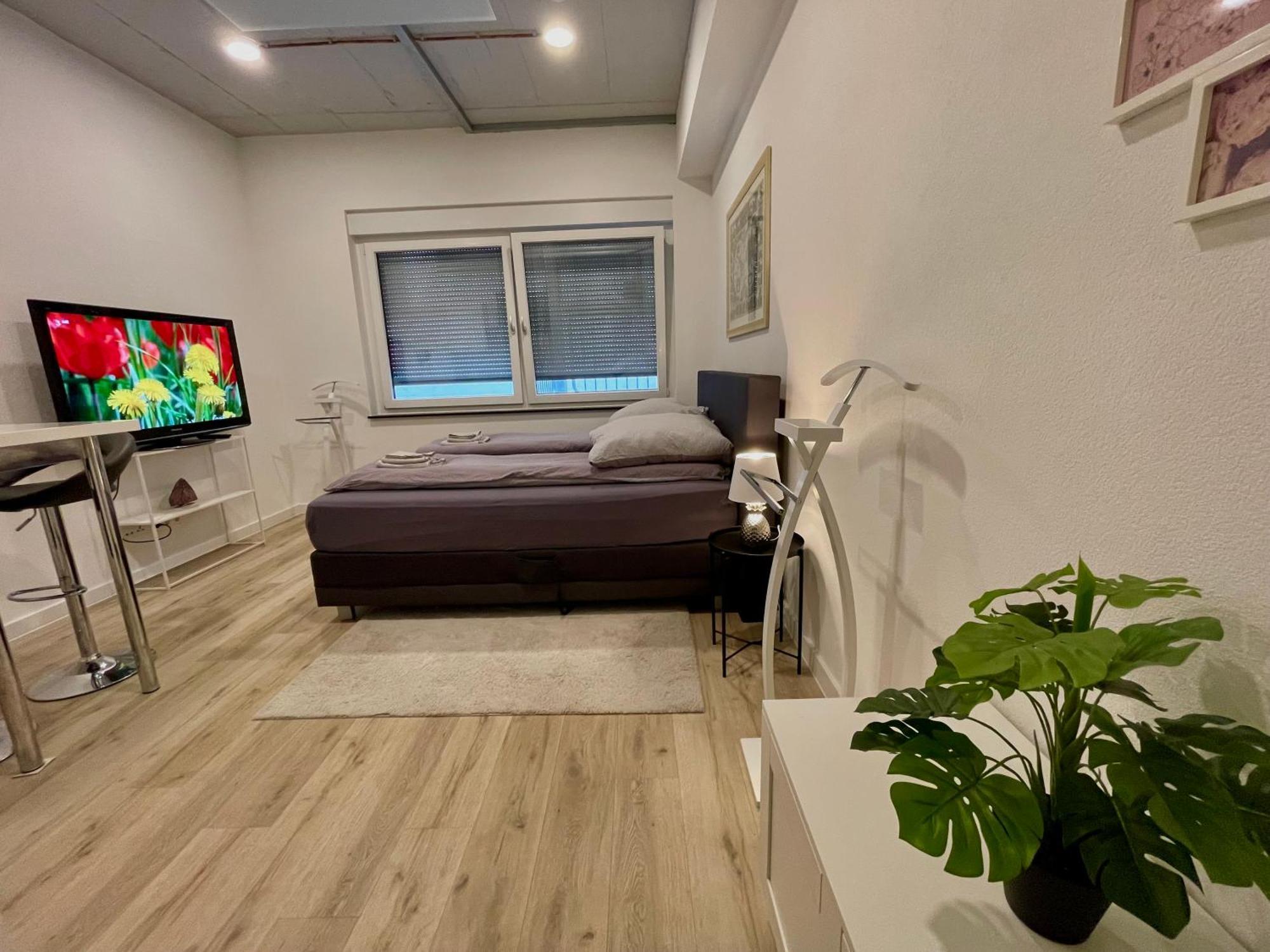 Neu Wunderschoenenes Weisses Apartament Am Schloessle Zentrum Goldstadt Pforzheim Kültér fotó