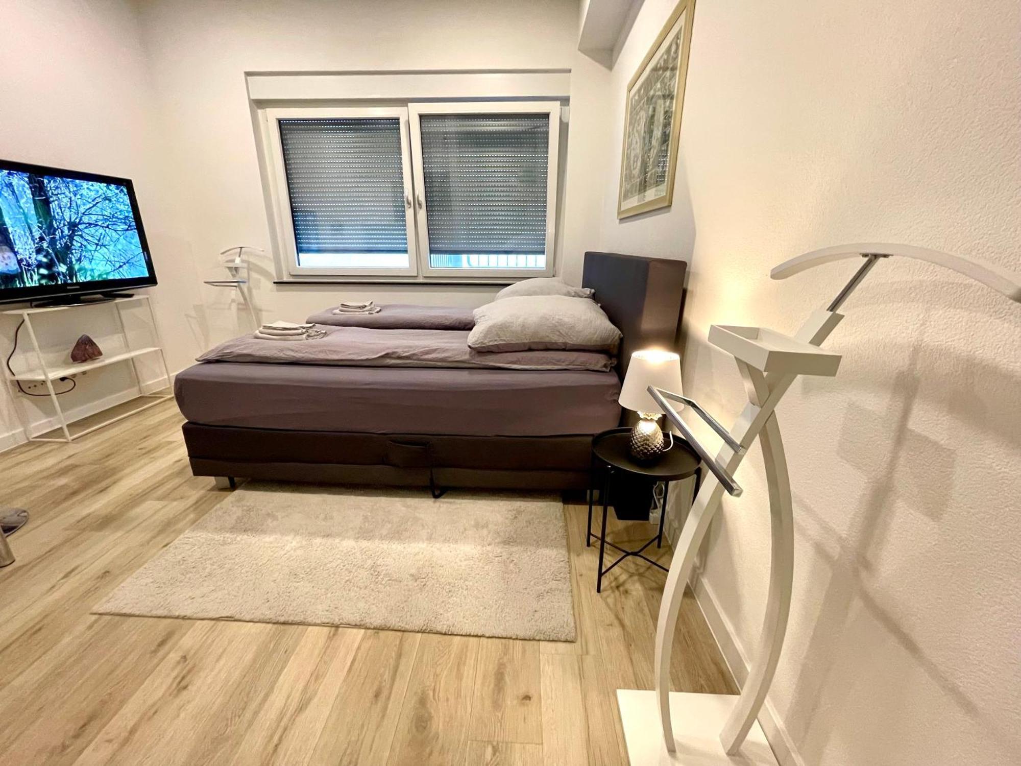 Neu Wunderschoenenes Weisses Apartament Am Schloessle Zentrum Goldstadt Pforzheim Kültér fotó