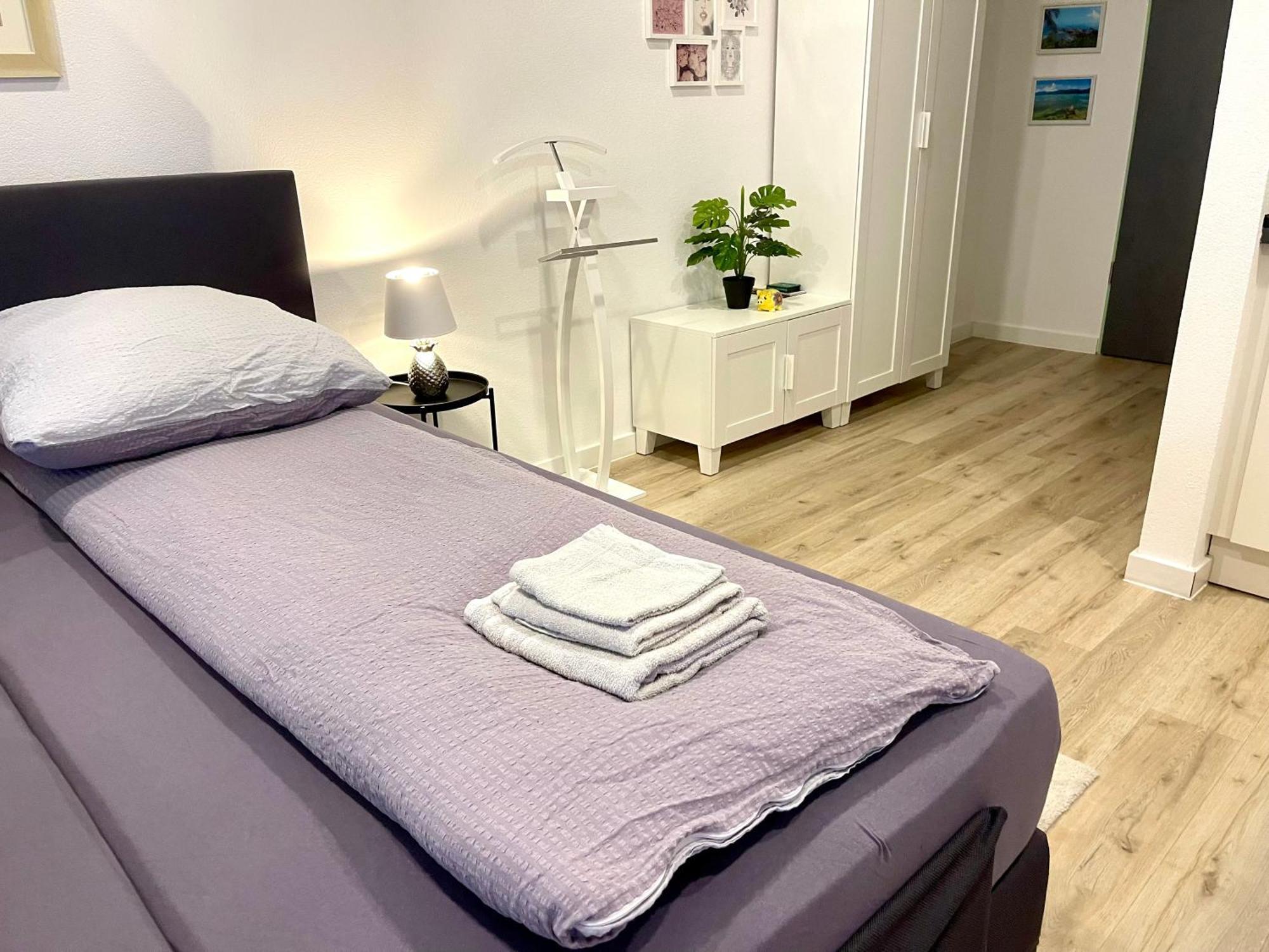 Neu Wunderschoenenes Weisses Apartament Am Schloessle Zentrum Goldstadt Pforzheim Kültér fotó