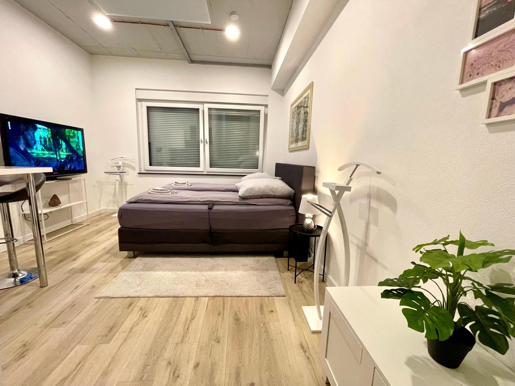 Neu Wunderschoenenes Weisses Apartament Am Schloessle Zentrum Goldstadt Pforzheim Kültér fotó