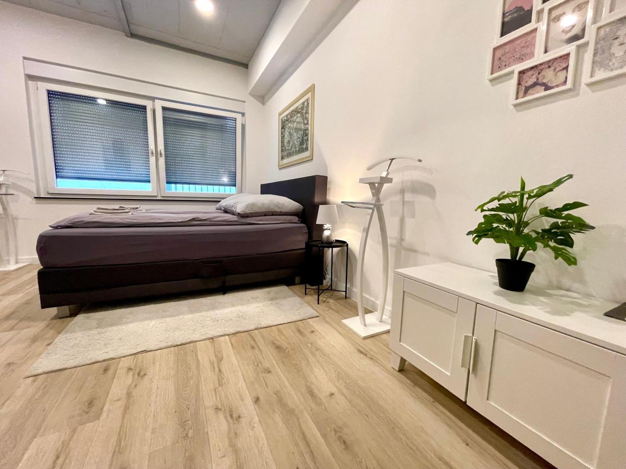 Neu Wunderschoenenes Weisses Apartament Am Schloessle Zentrum Goldstadt Pforzheim Kültér fotó