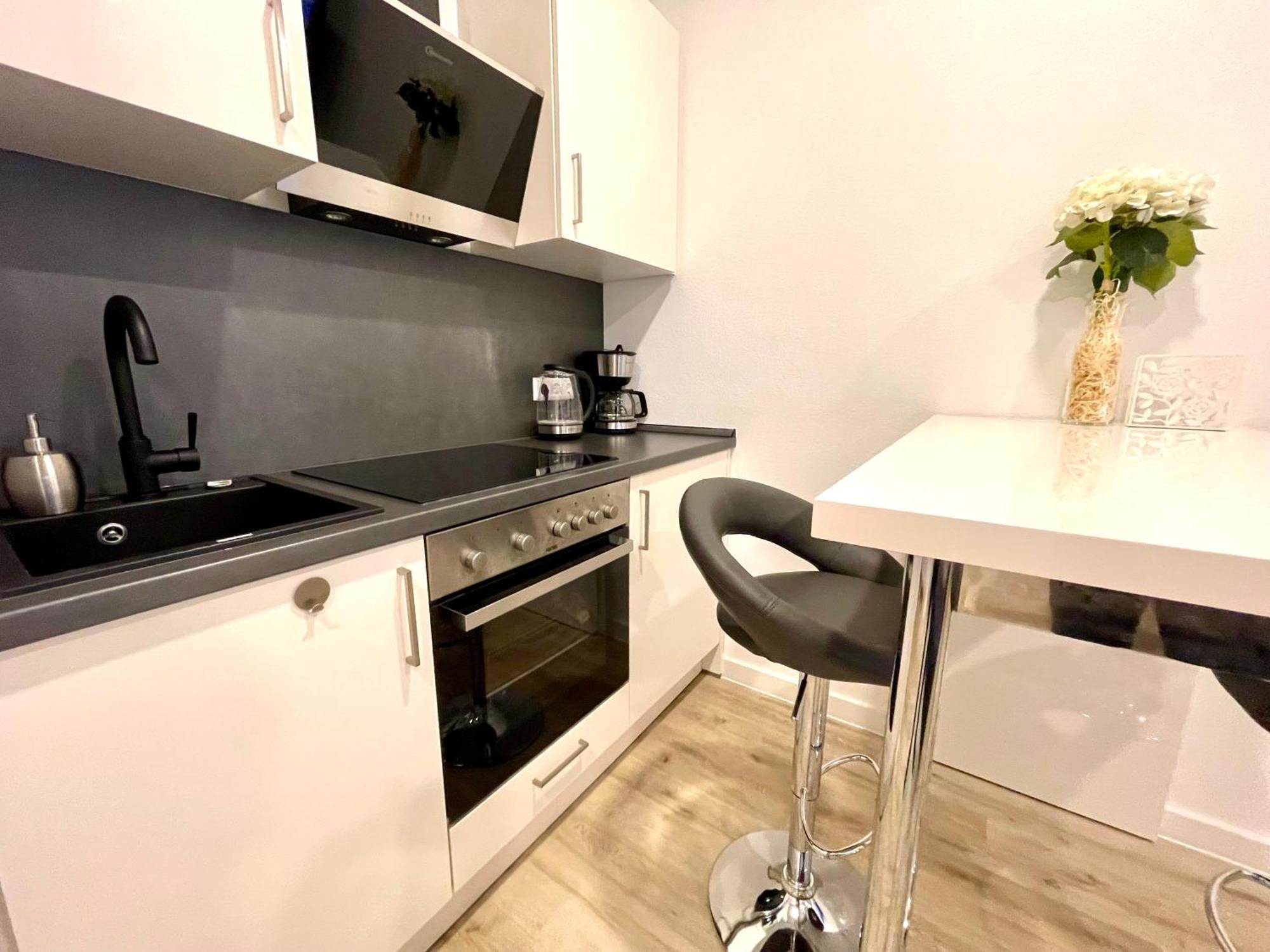 Neu Wunderschoenenes Weisses Apartament Am Schloessle Zentrum Goldstadt Pforzheim Kültér fotó