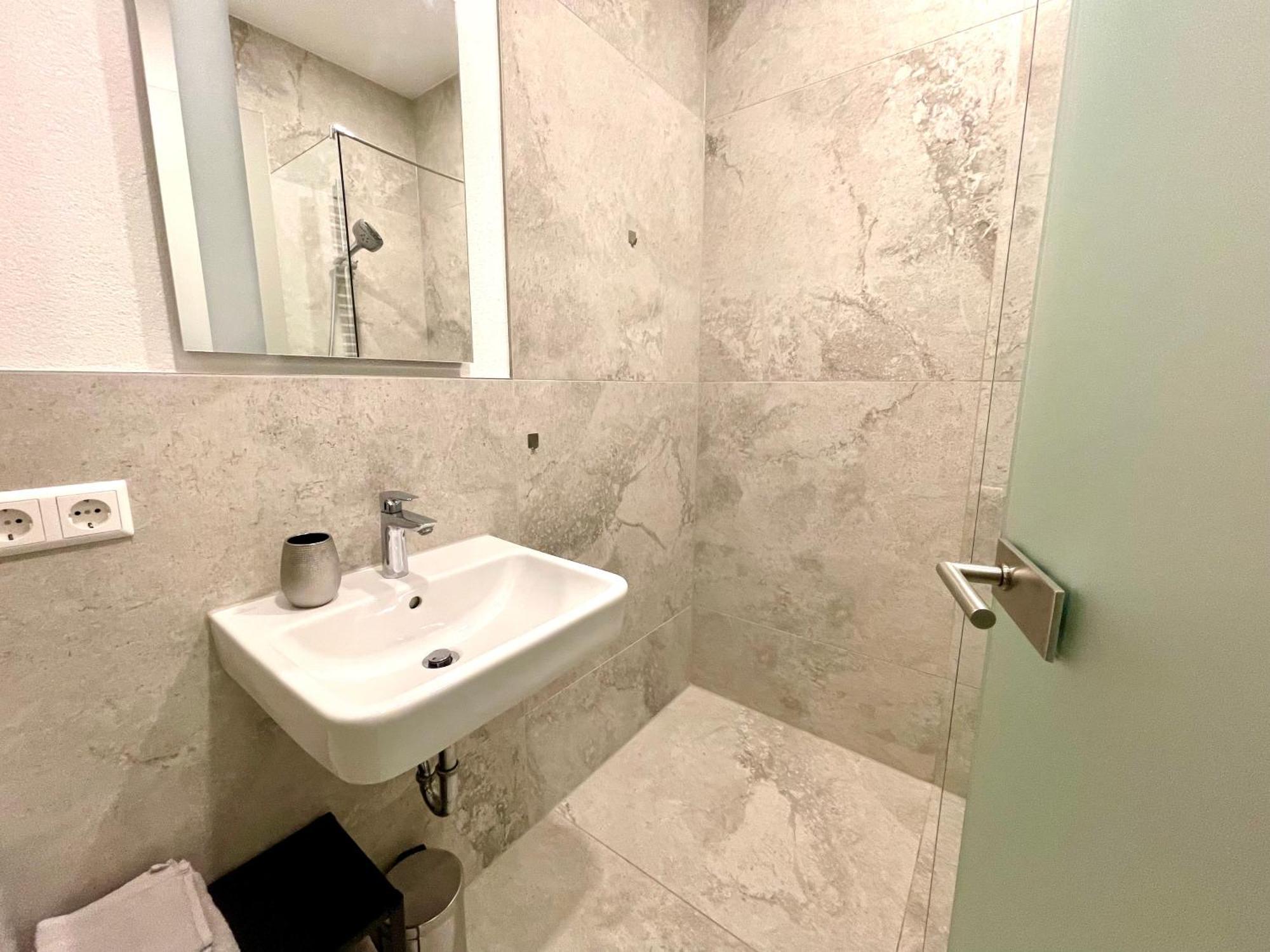Neu Wunderschoenenes Weisses Apartament Am Schloessle Zentrum Goldstadt Pforzheim Kültér fotó
